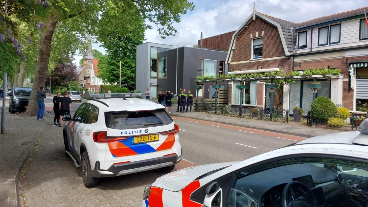 Verdachte crasht met vluchtauto na explosie Kortenhoef