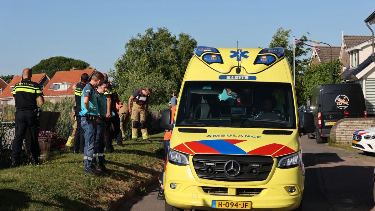 Drama met jetski: man (47) overleden na botsing met pont-kabel over de Amstel