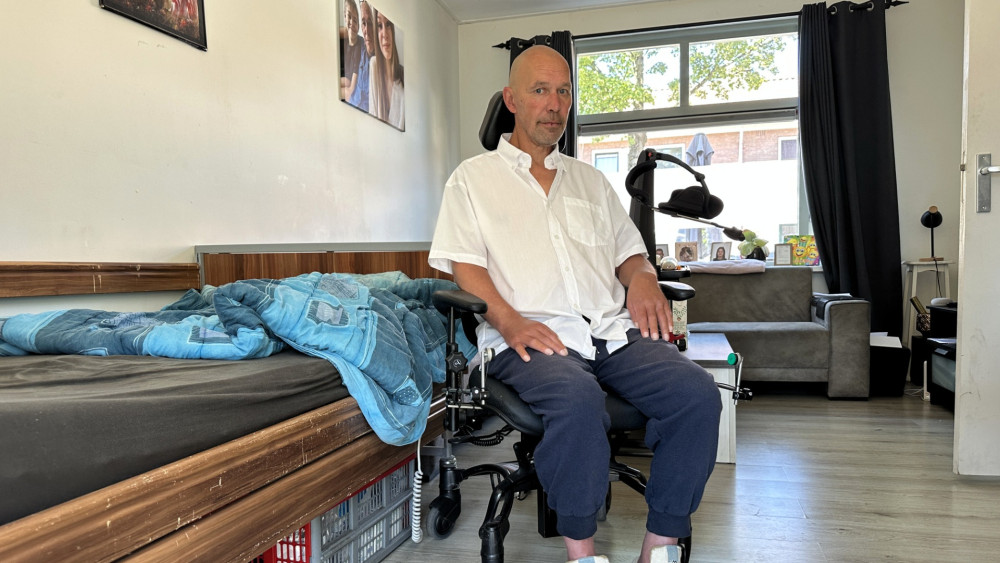 Peter is afhankelijk van allerlei hulpmiddelen