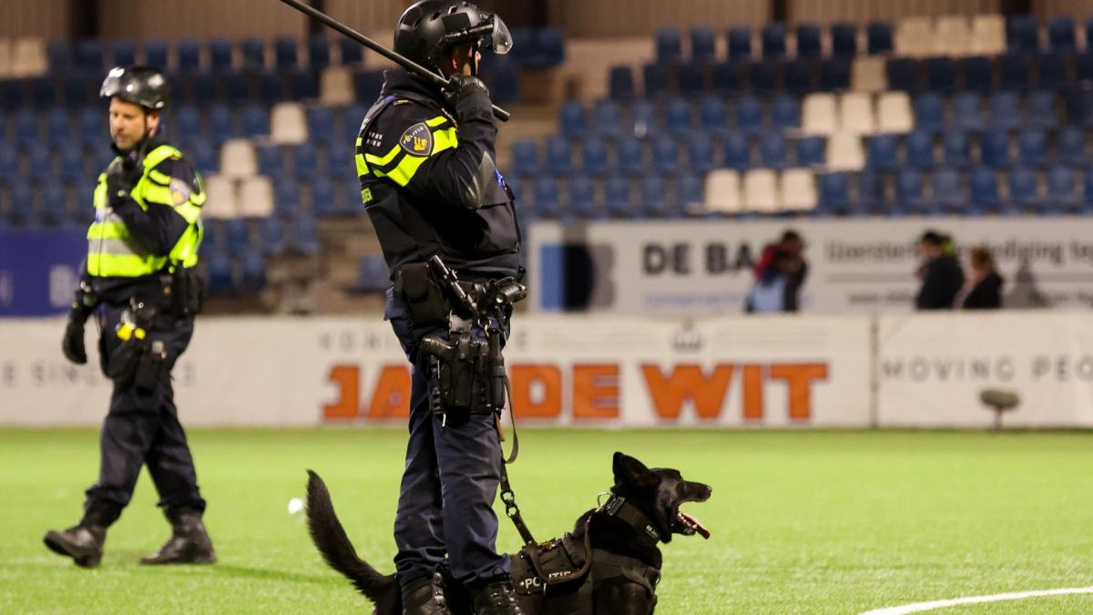 ANWB waarschuwt voor files tijdens Hemelvaart • Bezetters UvA-panden niet aansprakelijk gesteld voor