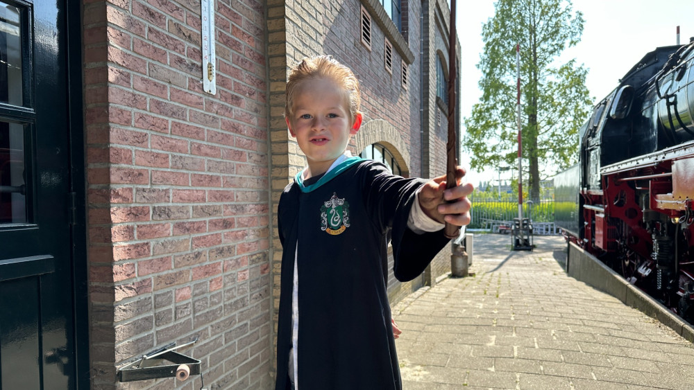 Zweinstein Express staat klaar: Potterfans straks in stijl naar