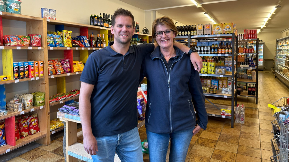 Laatste dagen voor lokale supermarkt in Muiden: "Onmogelijk opboksen tegen Albert Heijn"