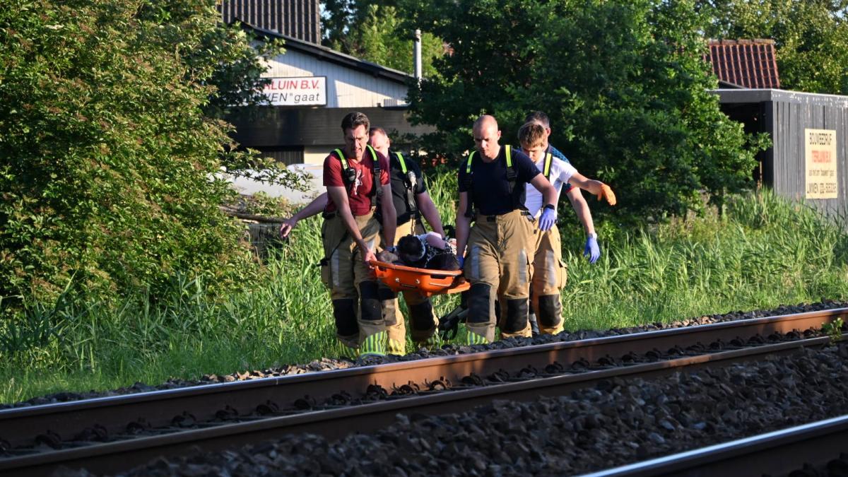 Explosie in trein bij Limmen, honderden passagiers geëvacueerd