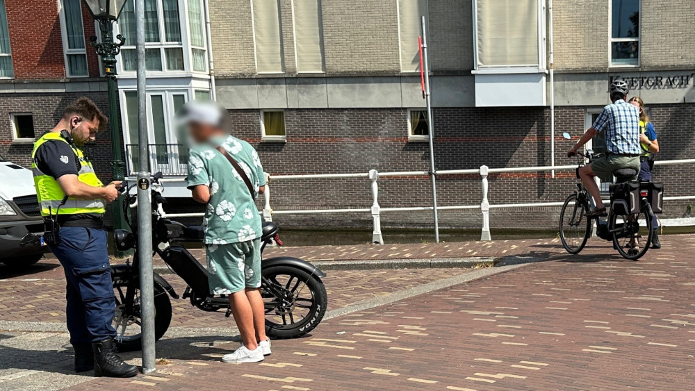 Verkeersregelaars mishandeld en aangereden: Alkmaar zet BOAs in bij werkzaamheden.