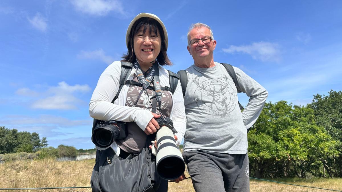 Hertenfluisteraar Willem beëindigt 'carrière' na bezoek van bekende Japanse fotograaf