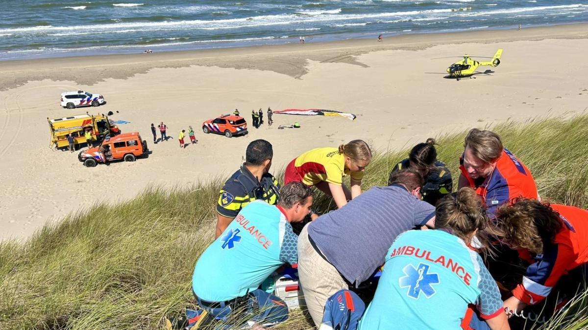 Paraglider Coen waakzaam na ongelukken op populair strand: 