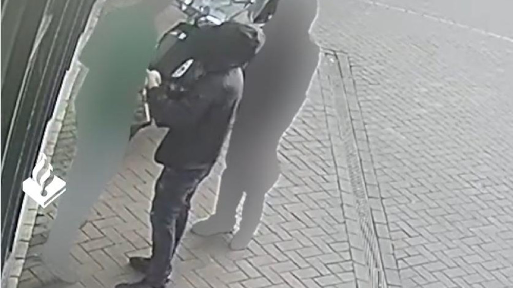 Man met Feyenoord-shirt loopt hersenbloeding op bij mishandeling op Museumplein