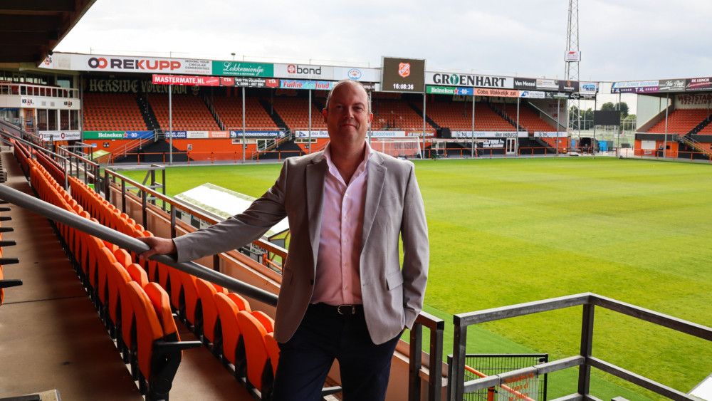 Opnieuw neemt FC Volendam na een jaar afscheid van algemeen directeur Home