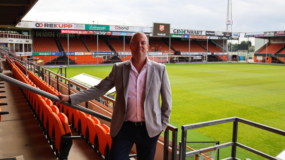 Opnieuw neemt FC Volendam na een jaar afscheid van algemeen directeur