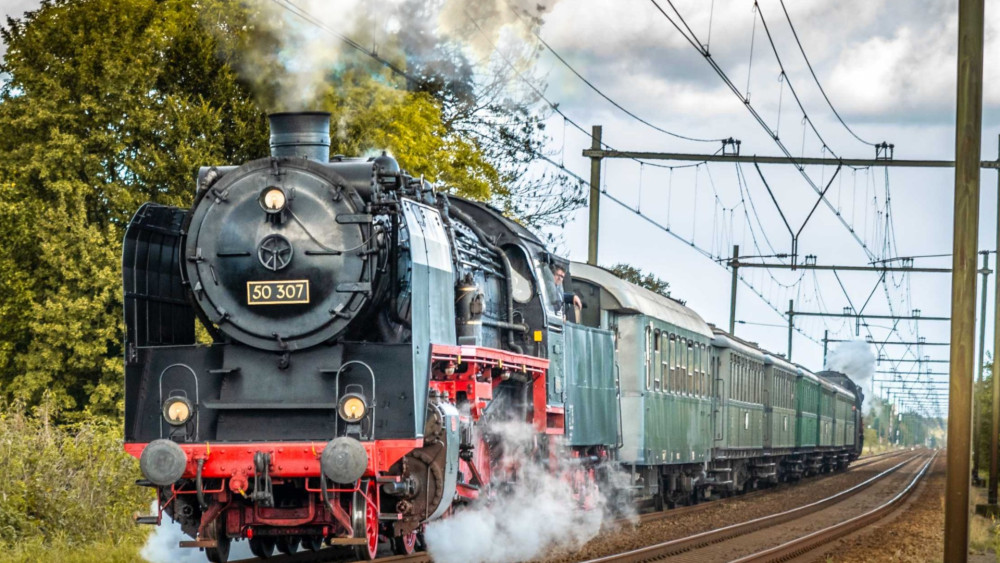 Historische treinen op Centraal Station tijdens Sail