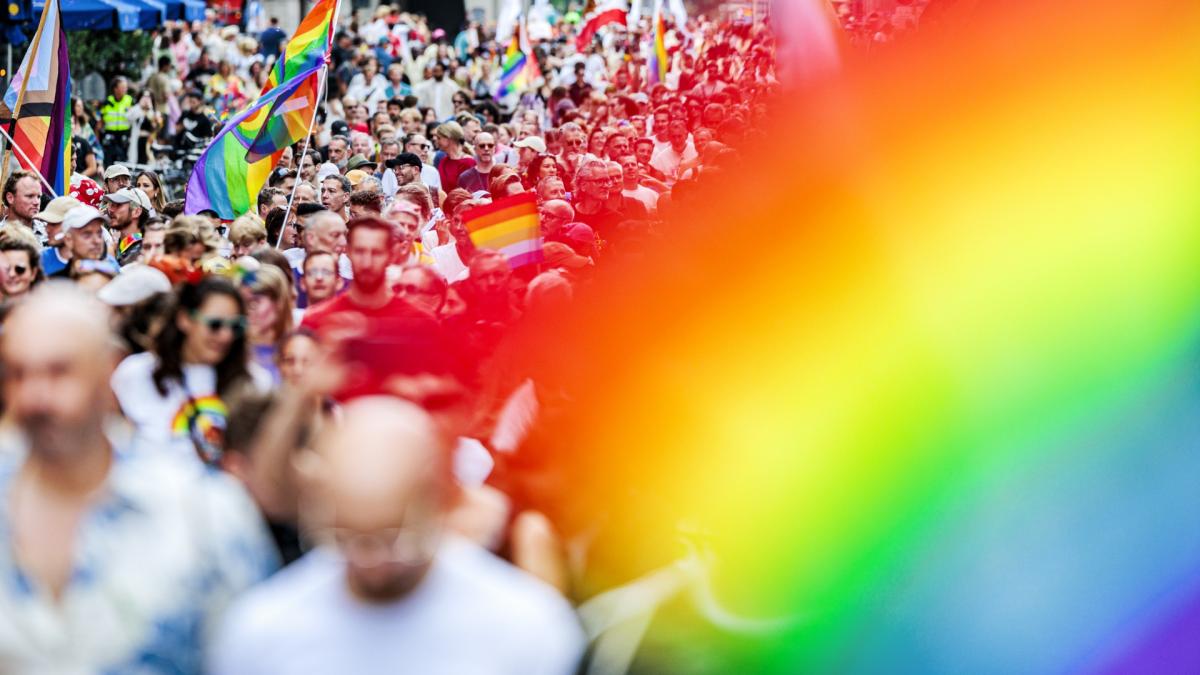 Konining Máxima opent WorldPride in Vondelpark