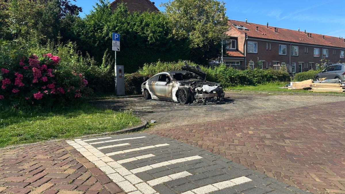 Alkmaarse buurt schrikt niet van uitgebrande auto: 