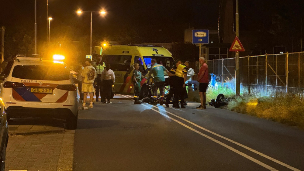 Drie jongeren op fatbike gewond bij aanrijding.