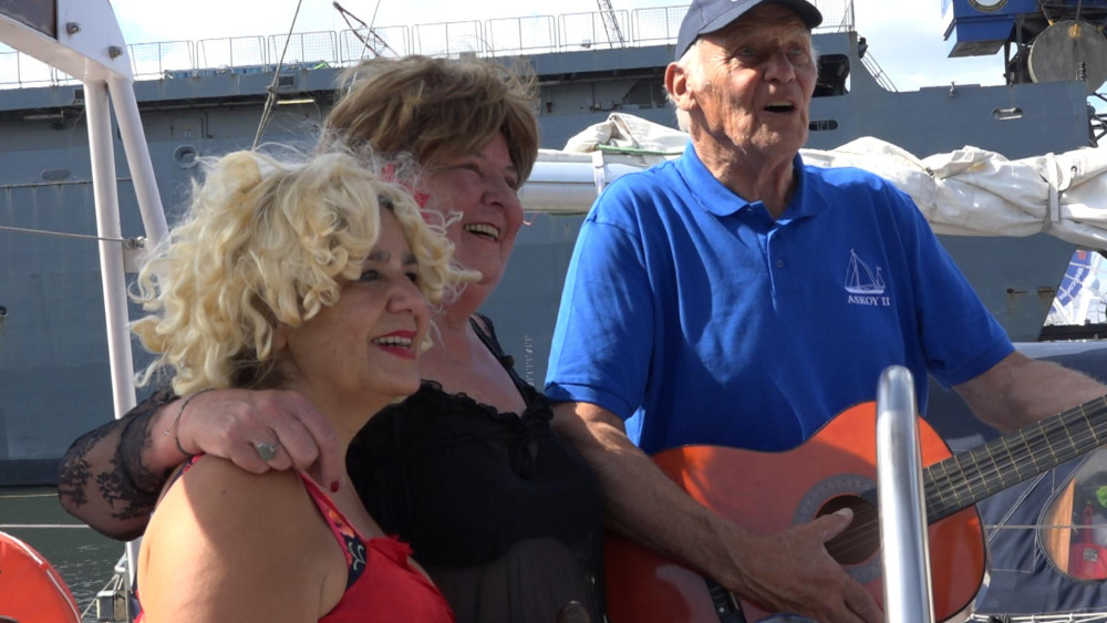 'Ouwe hoeren' ontvangen verloren gewaand zeilschip van Jacques Brel tijdens Sail