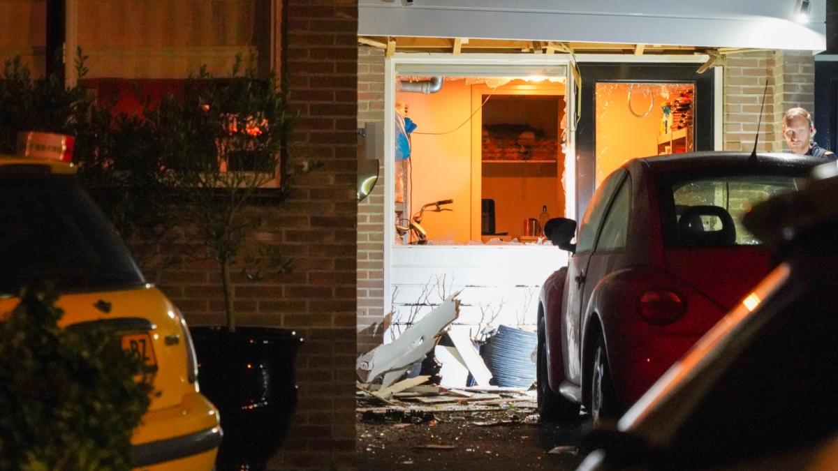 Explosies, beveiliging in de straat en bange buren in Wervershoof: 