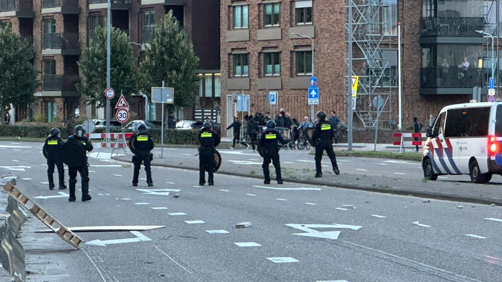 Nog drie Hoofddorpers aangehouden na rellen rondom koranverbranding azc Nieuws