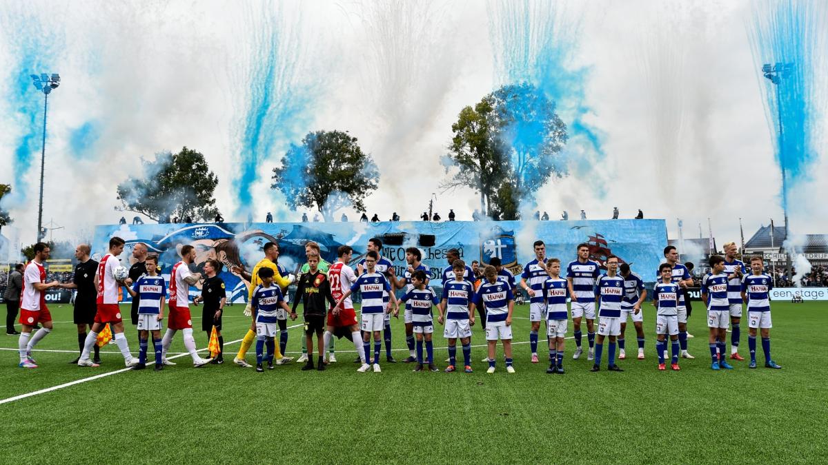 Unieke Spakenburgse derby maakt veel los bij Noord-Hollandse voetballers