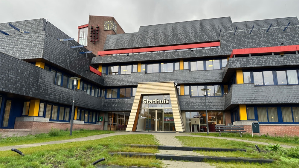 Politieke crisis in Hoorn na besluit opvang asielzoekers: wat is er aan de hand?