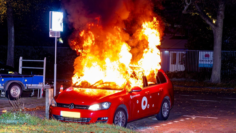 Brandje bij GGZ-instelling Schagen • Deelauto uitgebrand in Haarlem