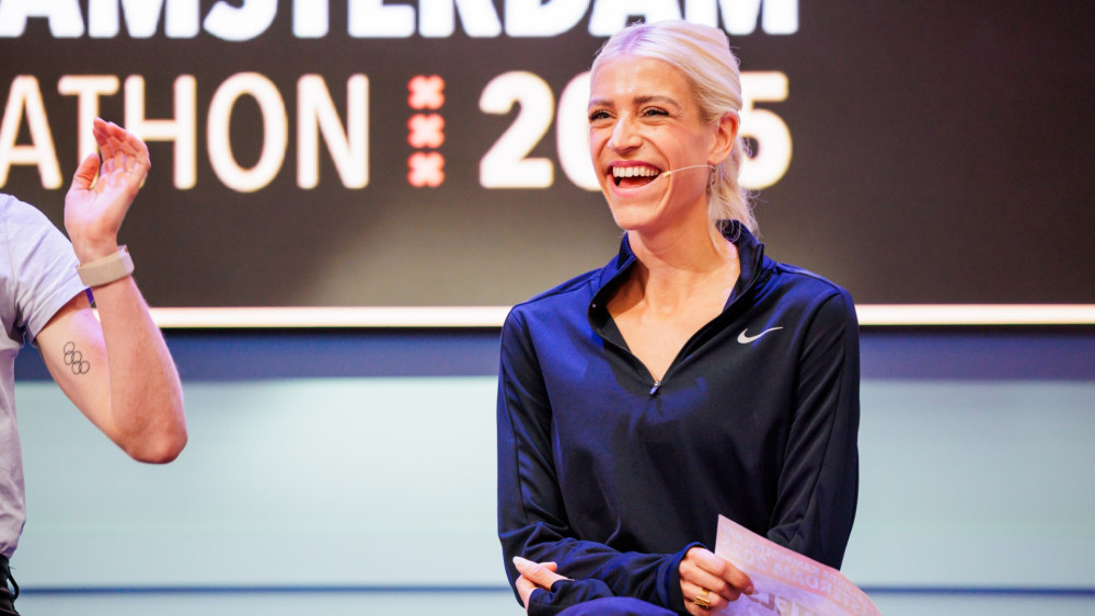 Stewardess Keetels rent als 'Jan zonder plan' de Amsterdam Marathon