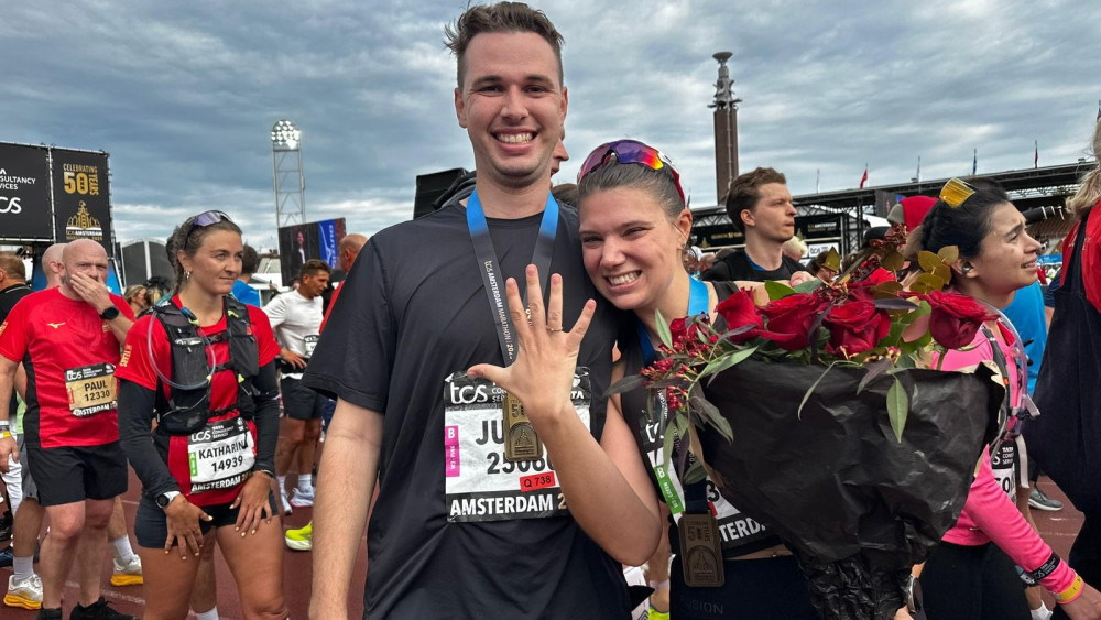 Liveblog Amsterdam Marathon: succesvol huwelijksaanzoek, Holterman is tevreden met zilver