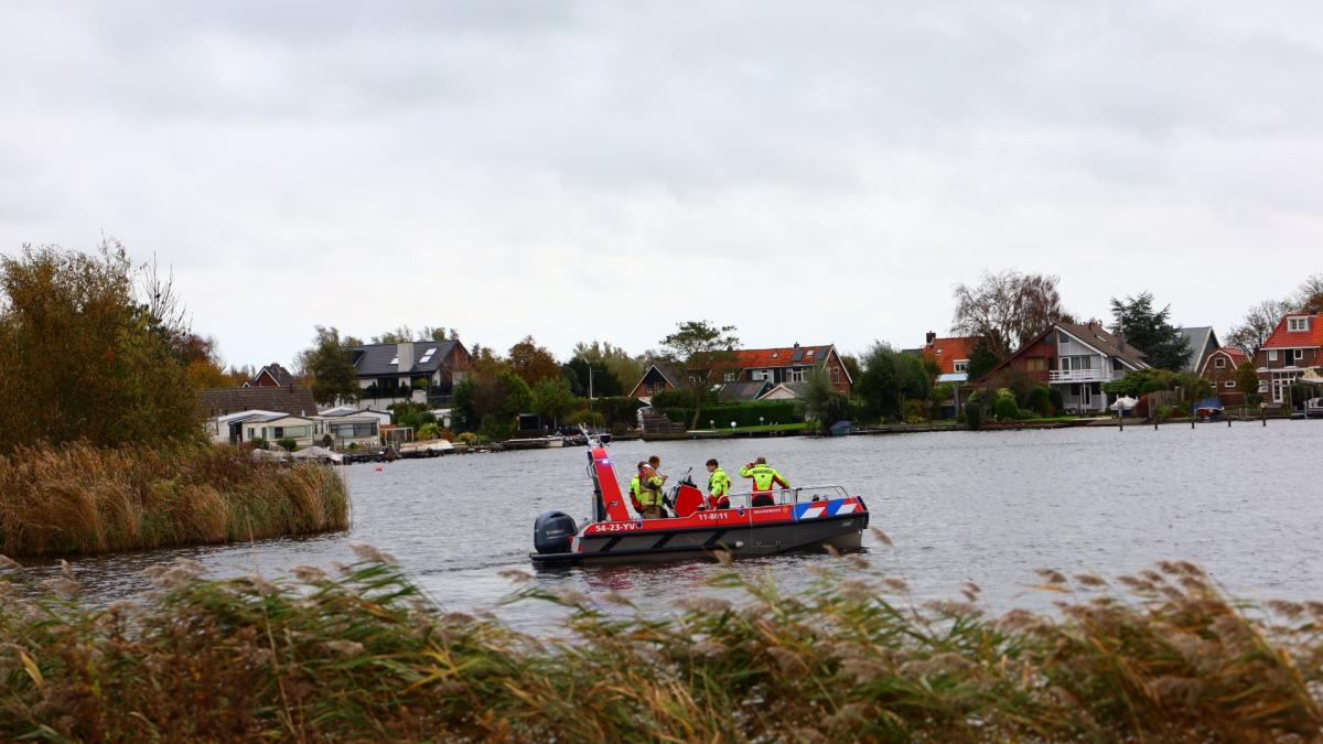 Zoektocht naar mogelijke drenkeling Landsmeer na vondst hondje