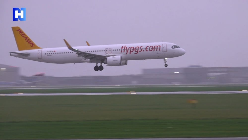 Piloten trotseren storm Benjamin tijdens landing op Schiphol Nieuws
