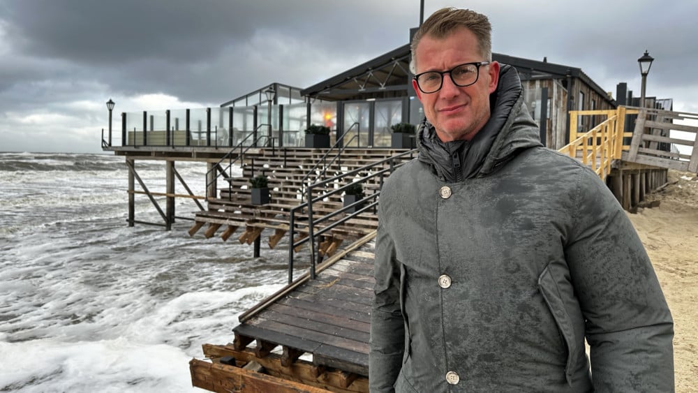 Strandpaviljoen Camperduin weerstaat storm, maar het zand is weer verdwenen Nieuws