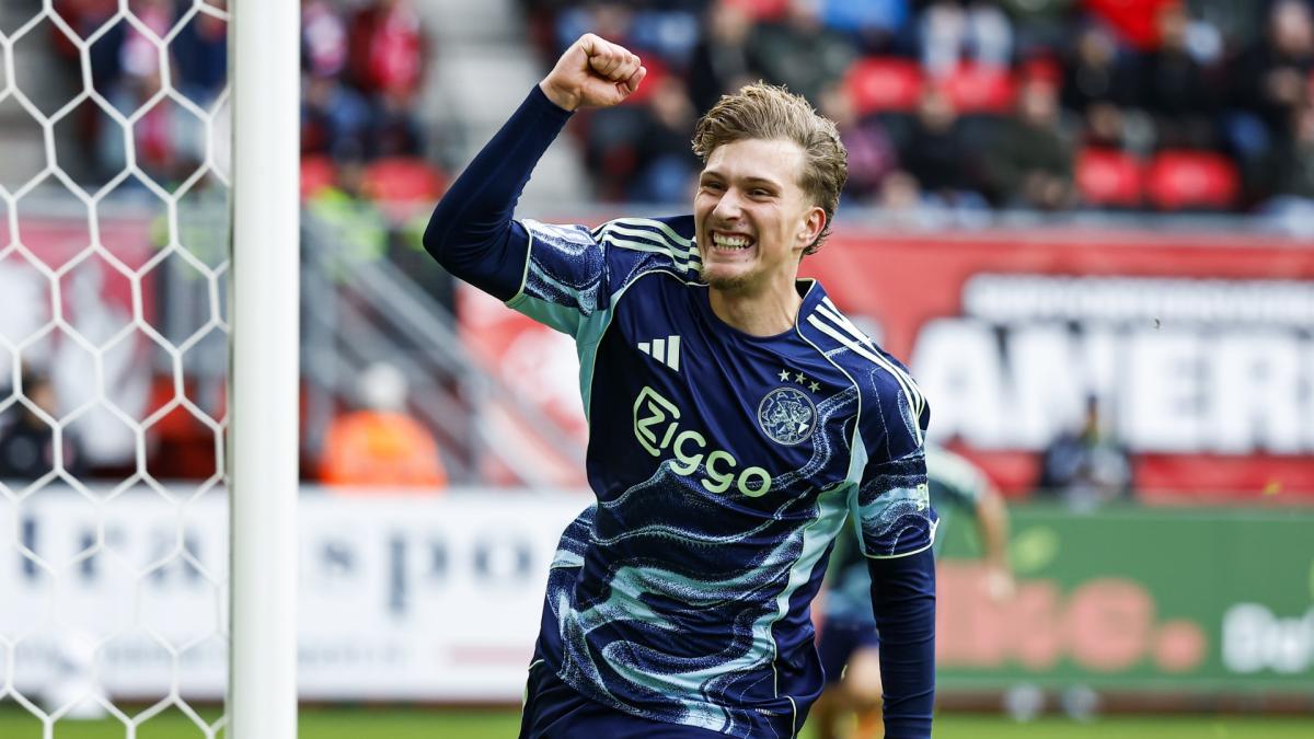 ?? Heitinga haalt vlak voor Twente - Ajax uit naar ESPN • AZ ontvangt FC Utrecht