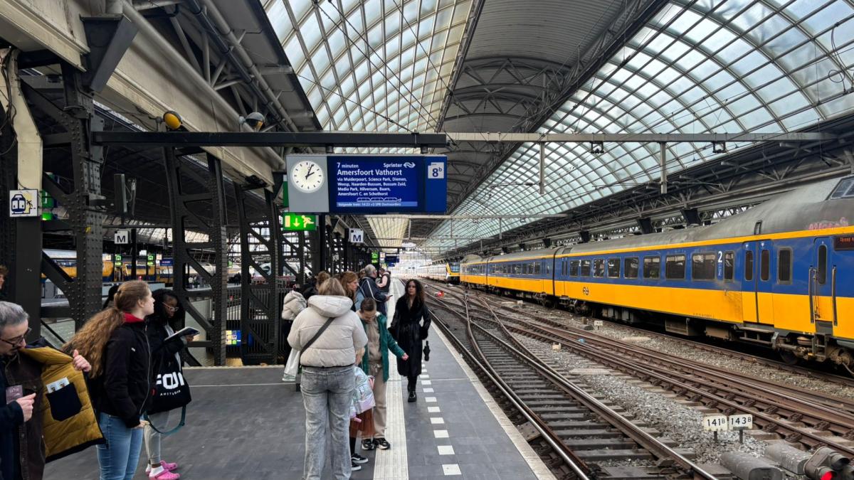 Vermiste tiener uit COA weer terecht • Veel problemen op spoor en dus treinuitval