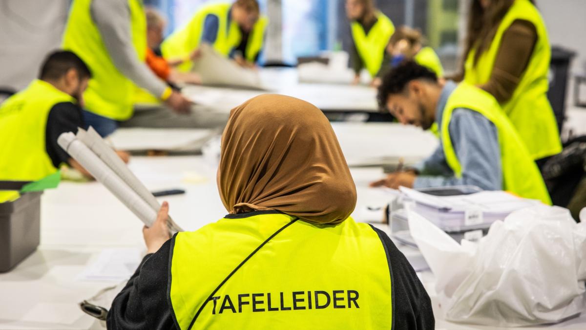 Hilversum loopt achter met verkiezingsuitslag na storing bij stembureaus