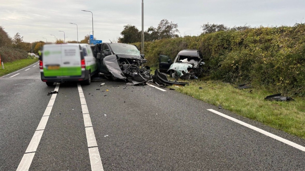 Geen luchtalarm in regio Amsterdam-Amstelland door storing • N9 in beide richtingen dicht door ongeluk.
