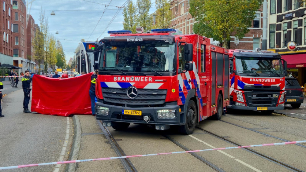 Bouwvakkers beschoten door stel, drugslab en wapens in huis gevonden • Twee gewonden na botsing tussen vrachtwagen en auto op 