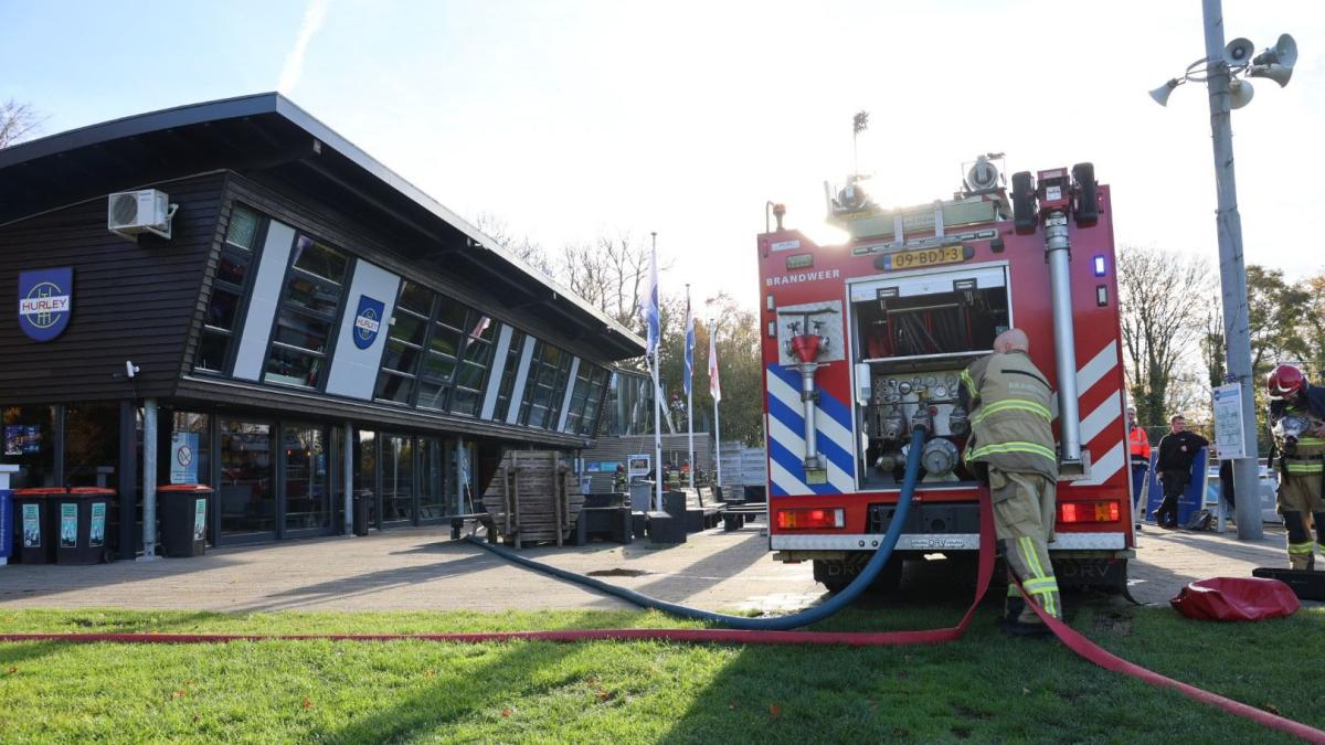 Schade na demonstratie op Hilversums Mediapark loopt op tot 9.000 euro • Brand bij Amstelveense hock