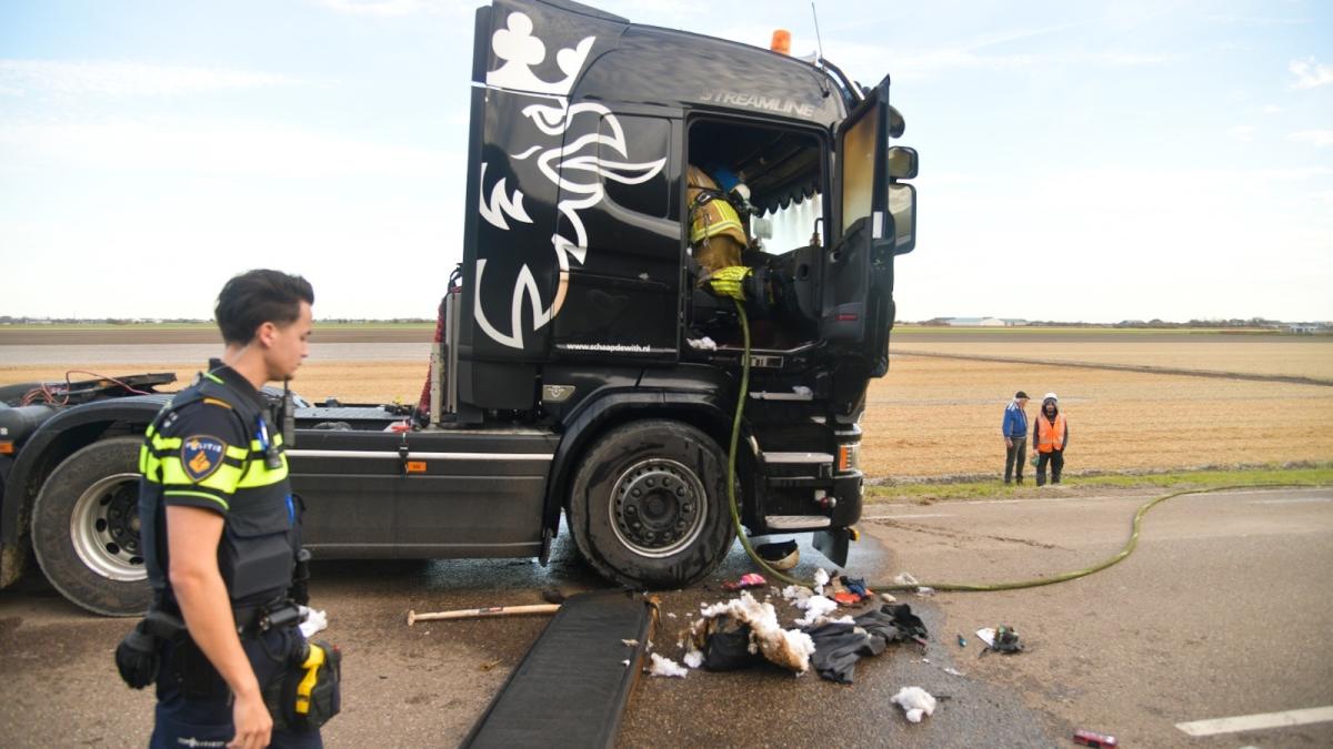 DSI valt Amstelveense flat binnen • Peperdure raskatten gedumpt in Uithoorn
