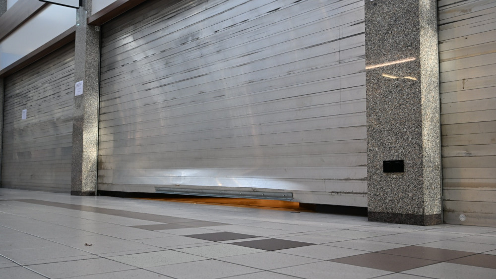 Inbraak in juwelier Heiloo, politie zoekt drie verdachten op één scooter Home