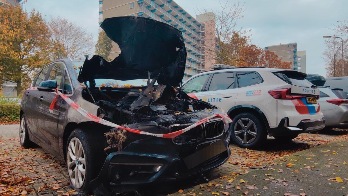 Twee auto's uitgebrand in Purmerendse straat