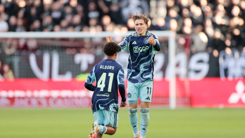 ? Ajax brengt de spanning snel terug via Godts • AZ later tegen PSV