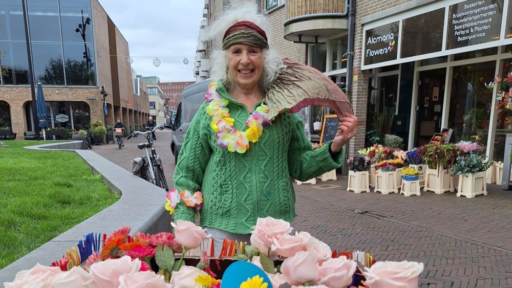 Marion heeft hulp nodig met het uitdelen van 300 appels, inclusief geluksmomentjes