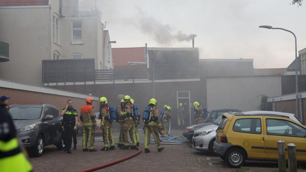 Veel rook bij woningbrand in Haarlem