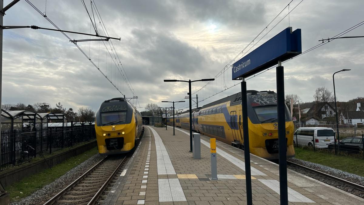 Vier minderjarigen gezocht voor beroving en mishandeling op station Castricum