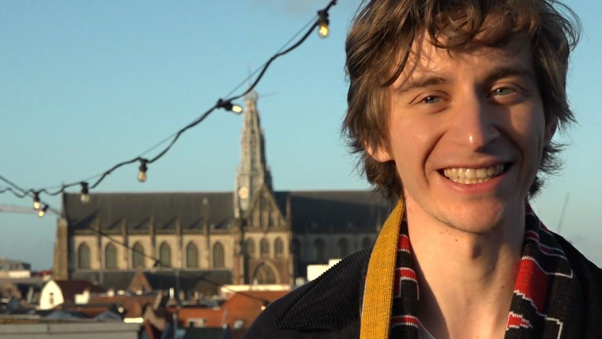 Schrijver Thijs Hoekstra vertelt over zijn 'verschrikkelijke Haarlem'