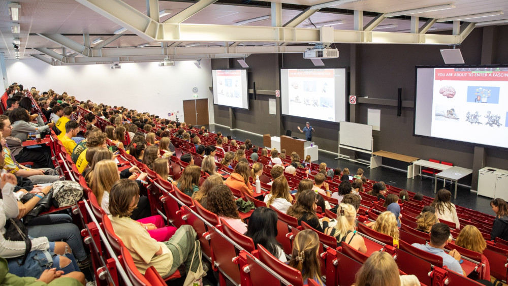 Dit jaar minder studenten bij UvA en VU Nieuws