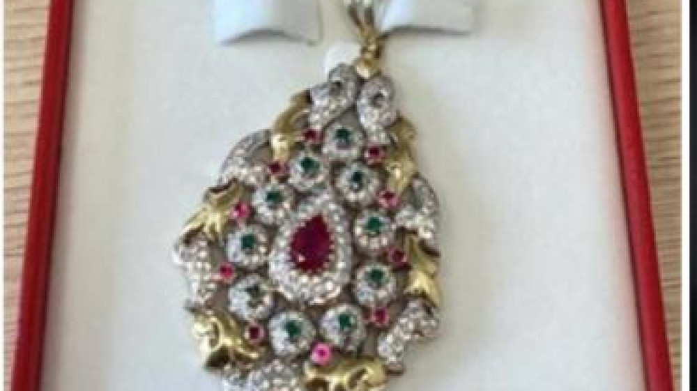 21-jarige monteur steelt voor duizenden euro's aan sieraden van bewoners Nieuws