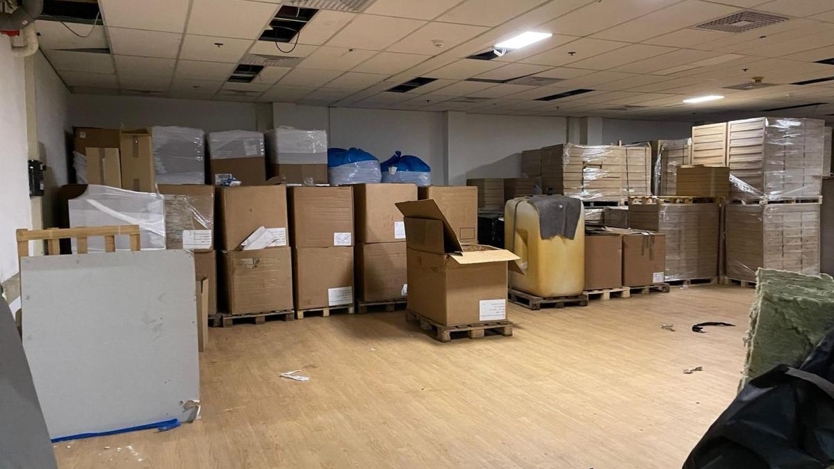 Illegale sigarettenfabriek ontdekt in Heerhugowaard: 250.000 peuken in beslag genomen