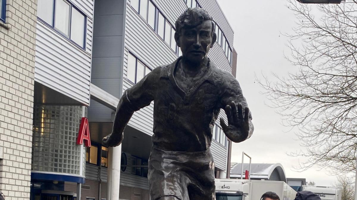 ?? Koploper AZ reist af naar Friesland • Telstar in eigen huis tegen Cambuur