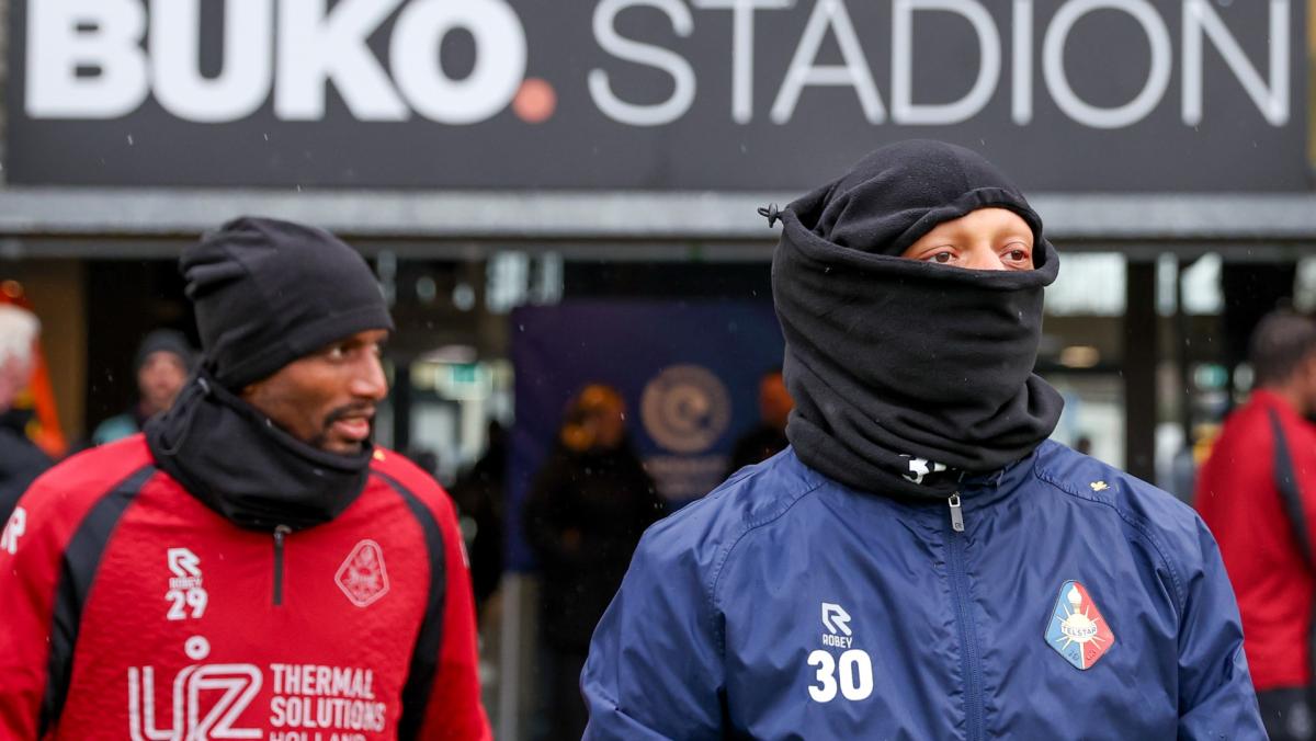 ?? AZ loopt tegen nieuwe zeperd aan • Telstar later tegen FC Utrecht