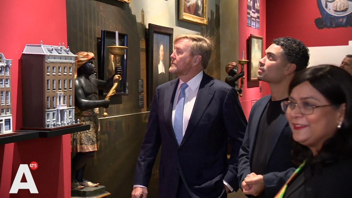 Koning bij de opening van het Suriname Museum: 