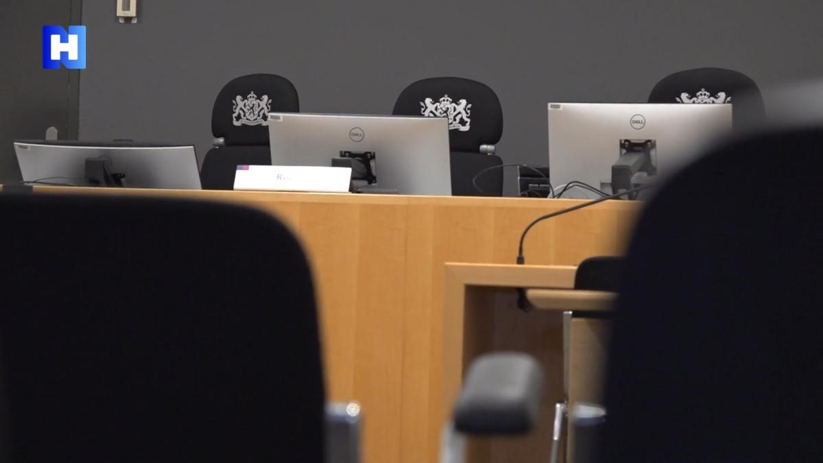 Honderdste uitzending van Bureau NH vanuit de rechtbank in Haarlem