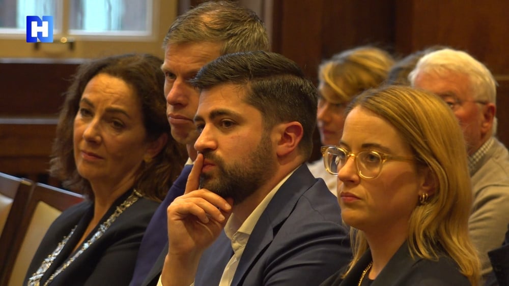 Amsterdam herdenkt verstoten raadsleden tijdens Tweede Wereldoorlog